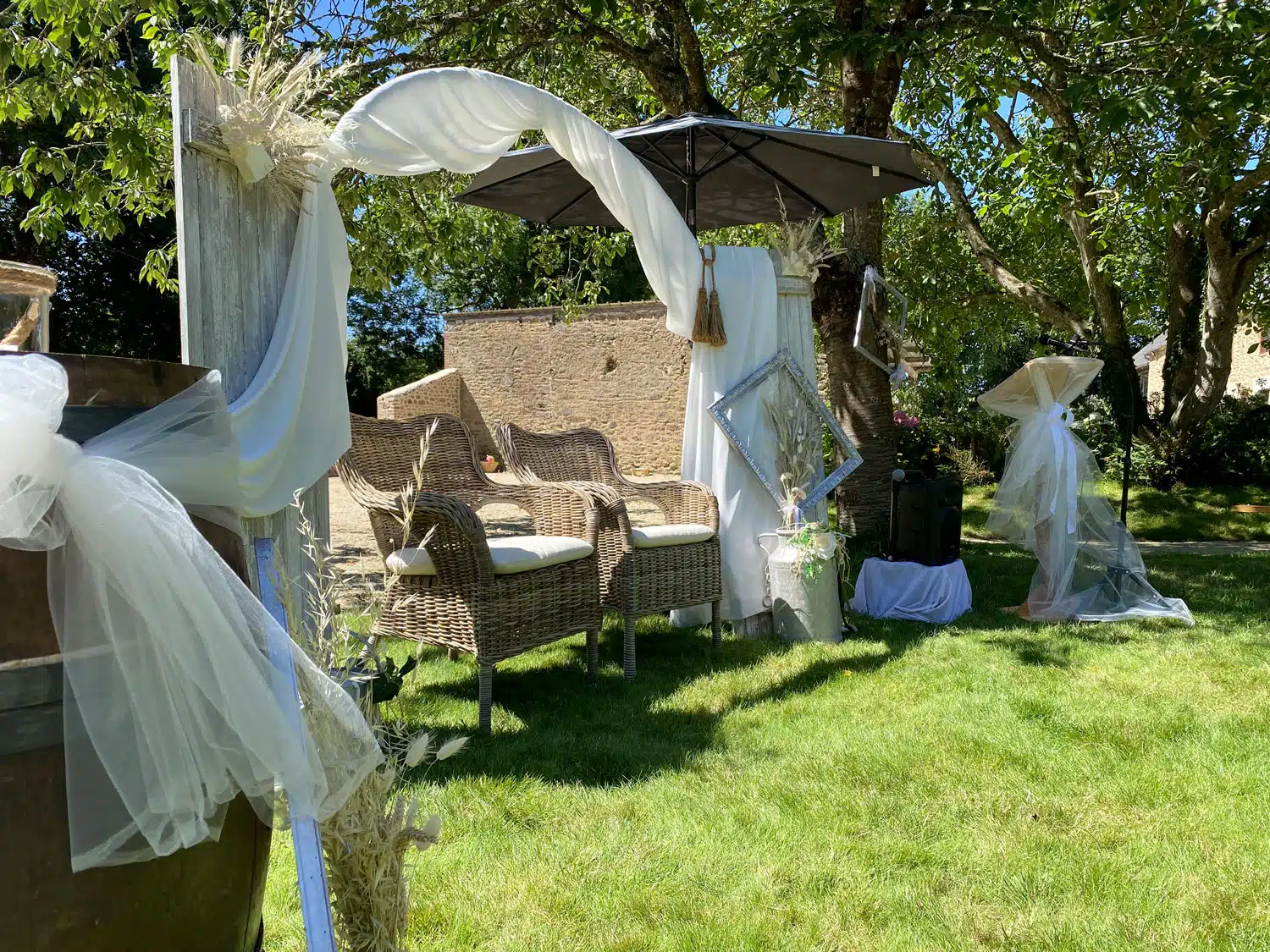 cérémonie de mariage laique dans le jardin